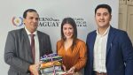 Donación de materiales lingüísticos y literatura infantil a la Junta Municipal de Asunción