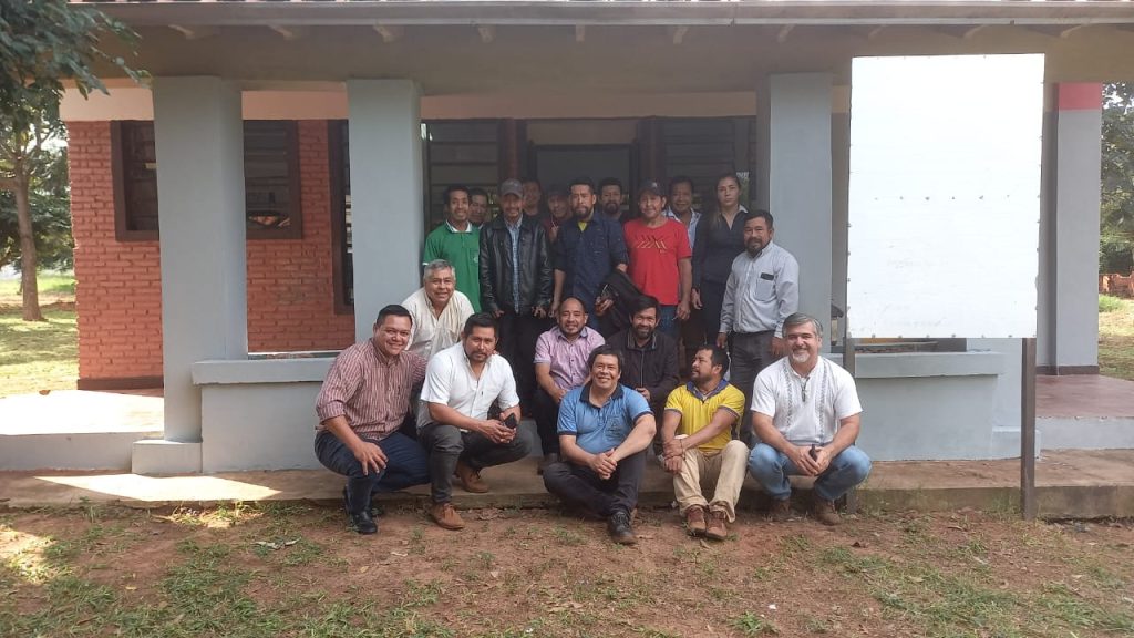 Reunión del pueblo Aché para socializar el registro de vocabulario de la lengua Aché Djavu
