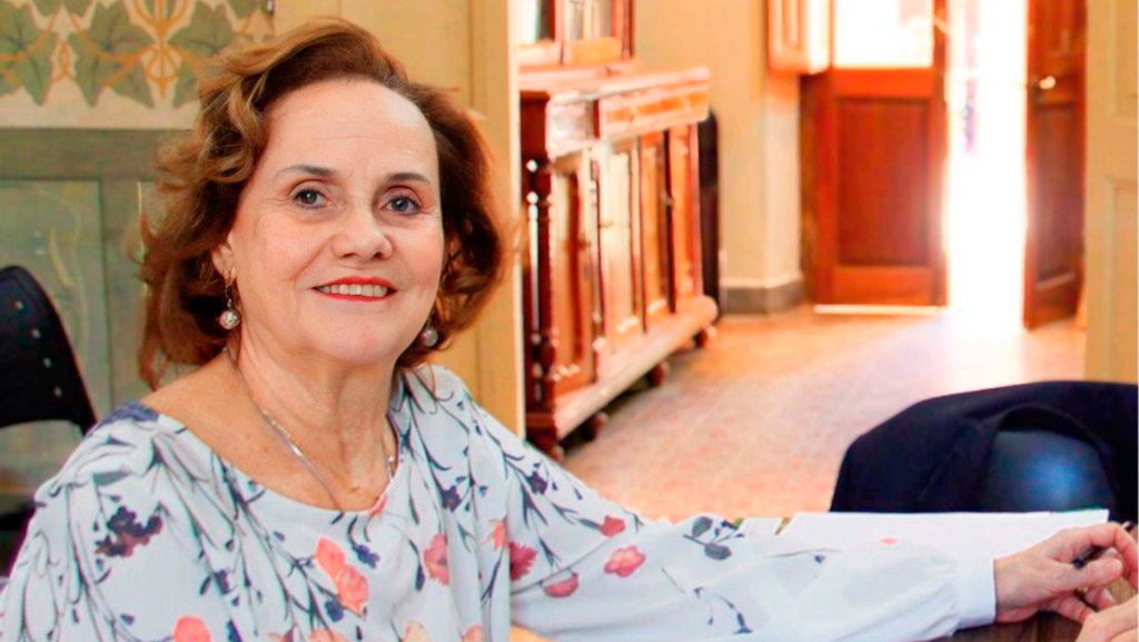 Haihára paraguaigua Renée Ferrer ohupyty Premio Cervantes Chico Iberoamericano 2024, ñe’ẽporãhaipyre mitã ha mitãrusúpe g̃uarã rehegua