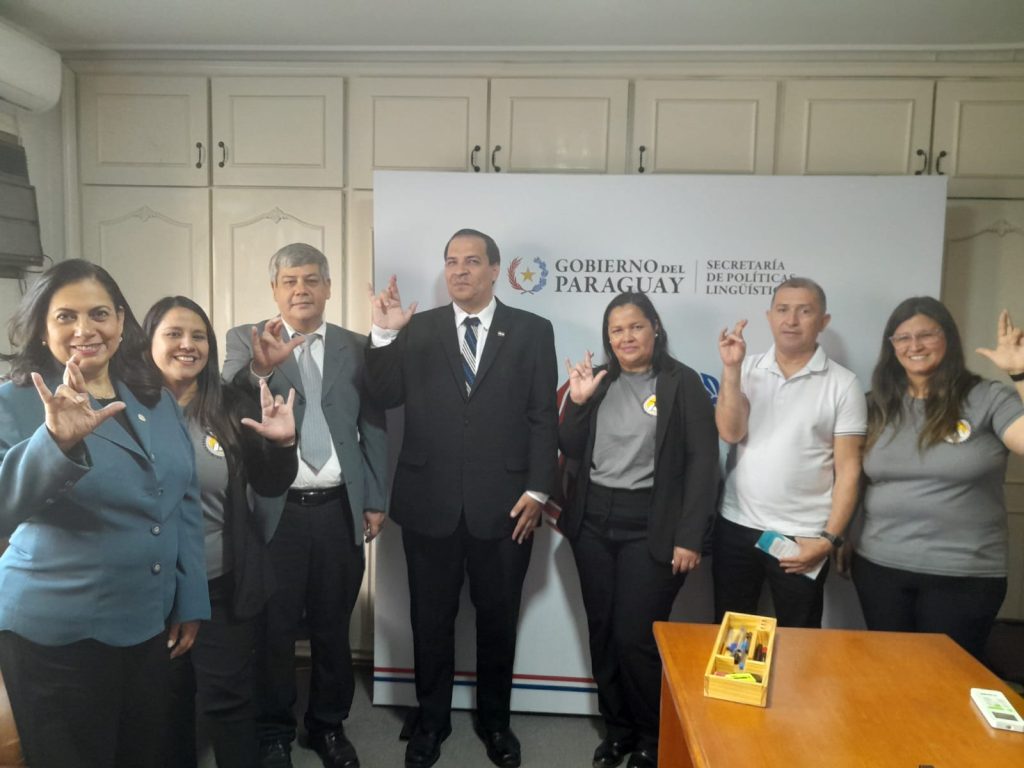 Primera Escuela Paraguaya de Sordos rérapegua og̃uahẽkuri PÑS rógape