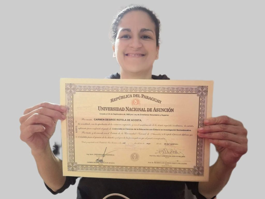Lic. Carmen Rotela: un logro académico que inspira inclusión y derriba barreras