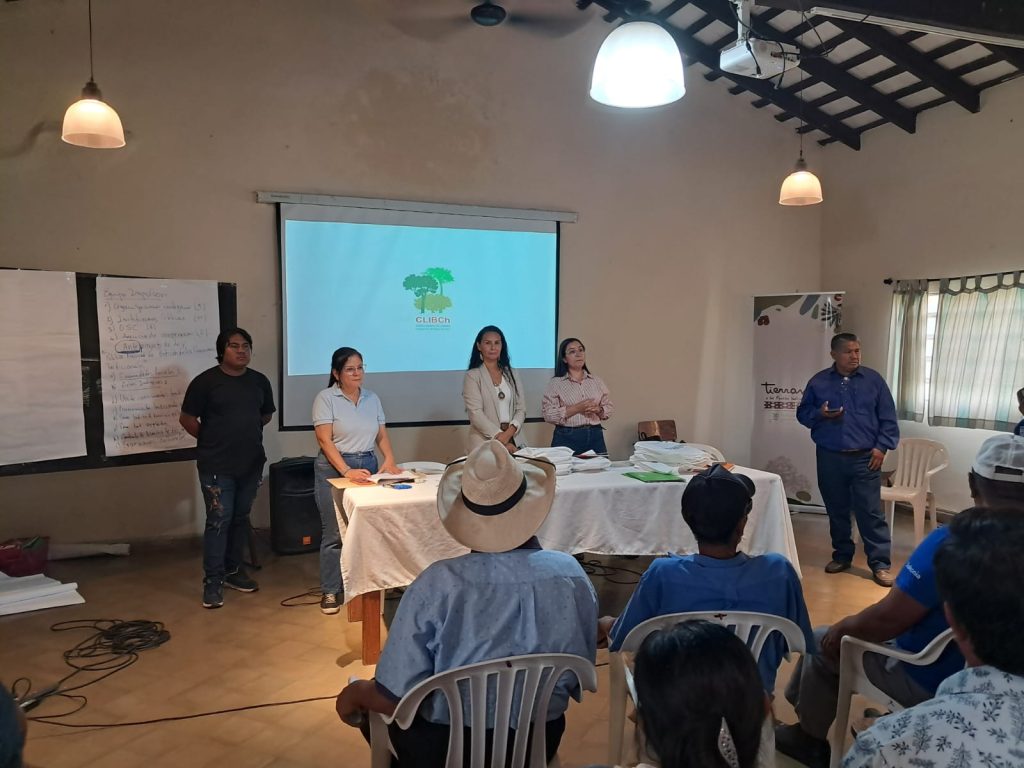 Aty Enxet Sur tavayguakuéra ndive oñeñe’ẽvo iñe’ẽryru rehegua