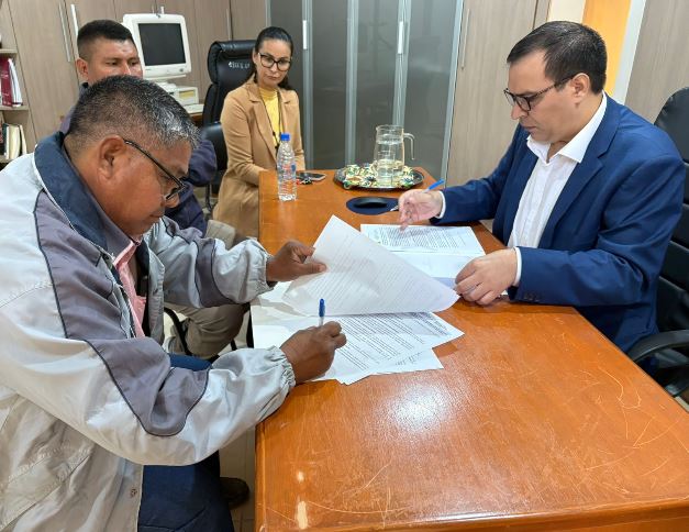 La Secretaría de Políticas Lingüísticas y la Coordinadora de Líderes y Lideresas Indígenas del Bajo Chaco firman convenio de cooperación interinstitucional