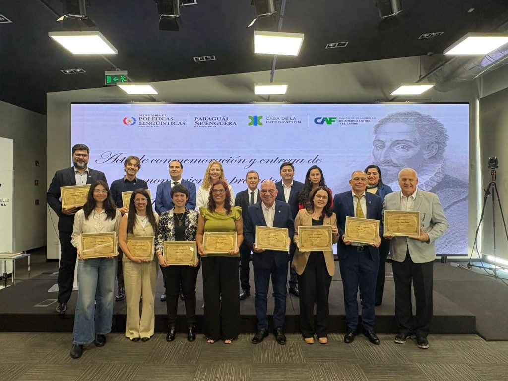 Secretaría de Políticas Lingüísticas reconoció a promotores de la lengua española en la Casa de la Integración CAF