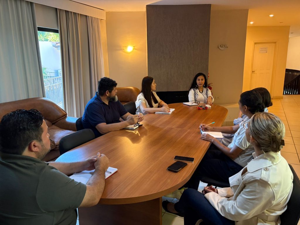 Reunión inicial entre Atenil Paraguay y la Secretaría de Políticas Lingüísticas